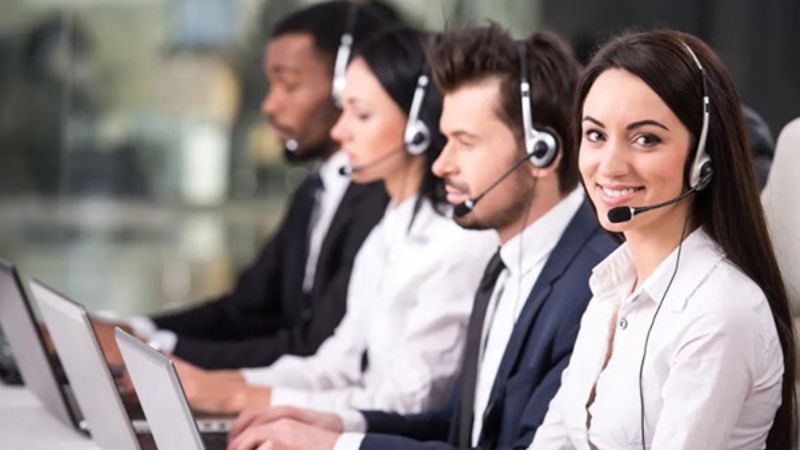 Trải nghiệm poker online tại Rikvip đầy thú vị 2 Rikvip cung cấp dịch vụ hỗ trợ khách hàng 24/7 sẵn sàng giải đáp mọi thắc mắc của người chơi